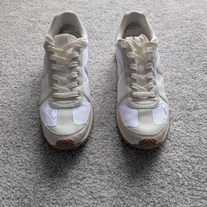 Universal Thread -  Women's Low Top Faux Leather Lace White